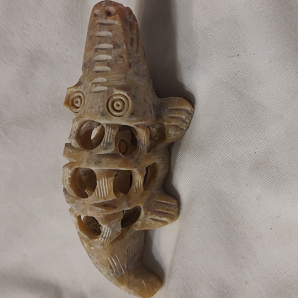 🐊Hand Carved Soapstone Figurine of a Mother Crocodile with Baby Crocodile…